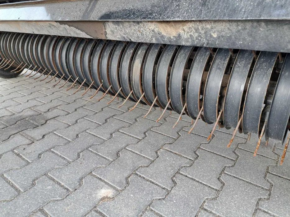 New Holland roll-belt 150 cropcutter - Presă baloţi rotunzi: Foto 4 New Holland roll-belt 150 cropcutter - Presă baloţi rotunzi: Foto 4