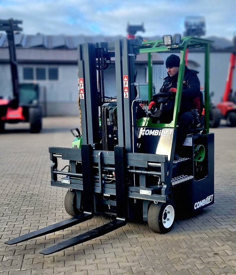 Combilift CB 2500 LPG NEW 2023 - SALE ! - Stivuitor cu catarg retractabil, cu schimbare rapidă de direcţie: Foto 2 Combilift CB 2500 LPG NEW 2023 - SALE ! - Stivuitor cu catarg retractabil, cu schimbare rapidă de direcţie: Foto 2