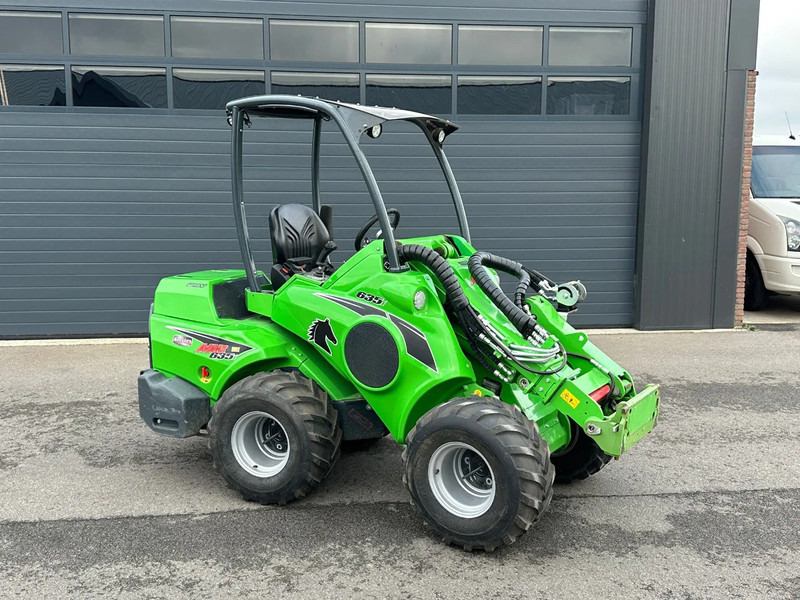 Avant 635i mini-shovel - Mini încărcător pe şenile: Foto 2 Avant 635i mini-shovel - Mini încărcător pe şenile: Foto 2