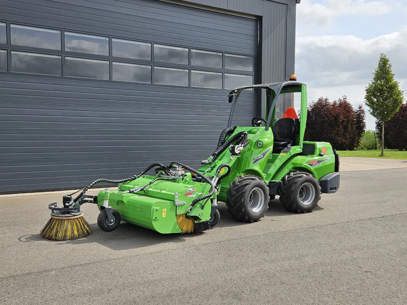 Mini încărcător pe şenile Avant 645i Rental mini-shovel: Foto 10