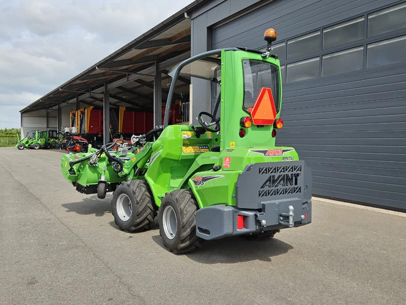 Mini încărcător pe şenile Avant 645i Rental mini-shovel: Foto 6