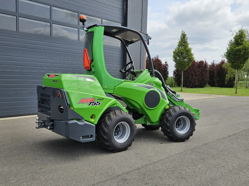 Avant 755i Rental mini-shovel - Mini încărcător pe şenile: Foto 4 Avant 755i Rental mini-shovel - Mini încărcător pe şenile: Foto 4