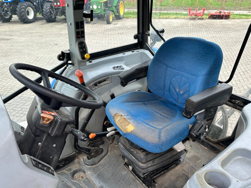 New Holland T5050 Hi-Lo Powershuttle - Tractor agricol: Foto 5 New Holland T5050 Hi-Lo Powershuttle - Tractor agricol: Foto 5