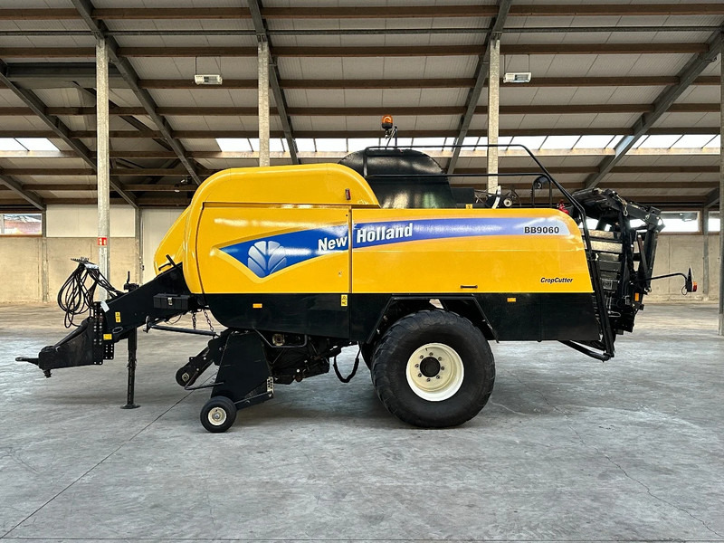 New Holland BB9060 Cropcutter - Utilaje agricole: Foto 3 New Holland BB9060 Cropcutter - Utilaje agricole: Foto 3