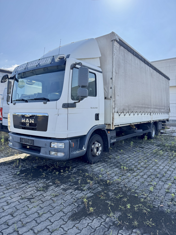MAN 12.250 - Camion cu prelată: Foto 2 MAN 12.250 - Camion cu prelată: Foto 2