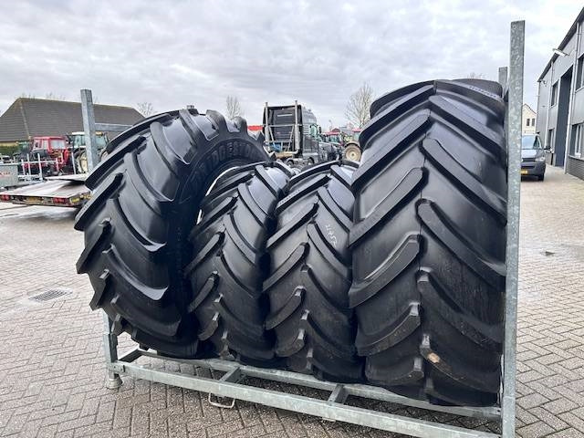 Bridgestone 650/65 R38 + 540/65 R28 VF - Anvelope și jante pentru Utilaje agricole: Foto 1 Bridgestone 650/65 R38 + 540/65 R28 VF - Anvelope și jante pentru Utilaje agricole: Foto 1