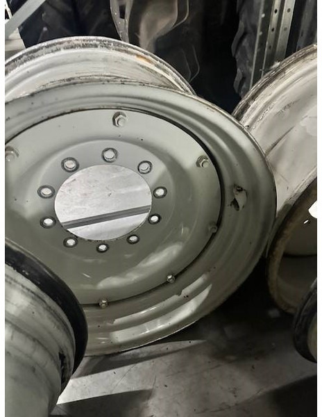 Valtra 15x30 velgen, rims - Anvelope și jante pentru Utilaje agricole: Foto 4 Valtra 15x30 velgen, rims - Anvelope și jante pentru Utilaje agricole: Foto 4