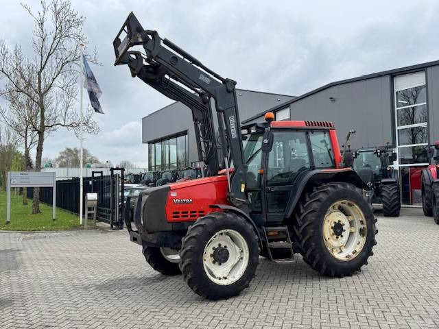 Valtra Valmet 6650 Hitech, voorlader, vloeistofkoppeling - Tractor agricol: Foto 1 Valtra Valmet 6650 Hitech, voorlader, vloeistofkoppeling - Tractor agricol: Foto 1
