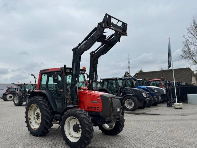 Valtra Valmet 6650 Hitech, voorlader, vloeistofkoppeling - Tractor agricol: Foto 2 Valtra Valmet 6650 Hitech, voorlader, vloeistofkoppeling - Tractor agricol: Foto 2