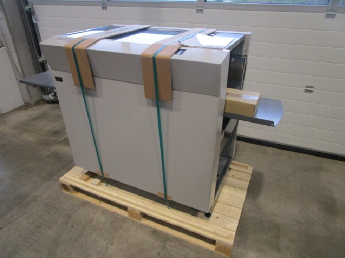 AUTOMATISCHES SCHNEIDSYSTEM UCHIDA AEROCUT ONE - Mașină de tăiat hârtie: Foto 2 AUTOMATISCHES SCHNEIDSYSTEM UCHIDA AEROCUT ONE - Mașină de tăiat hârtie: Foto 2