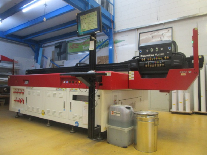 FLACHBETT-UV-GROSSFORMATDRUCKER AGFA ANAPURNA M2540 FB - Mașină de tipar digital: Foto 5 FLACHBETT-UV-GROSSFORMATDRUCKER AGFA ANAPURNA M2540 FB - Mașină de tipar digital: Foto 5