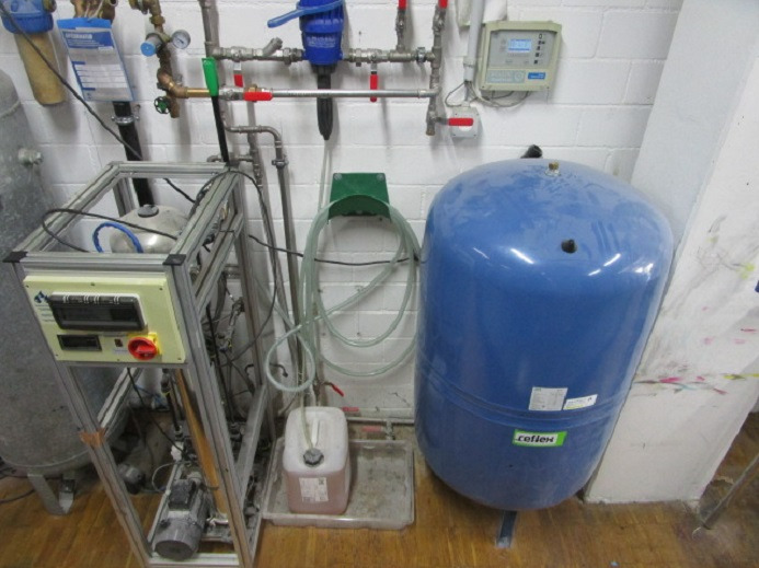 KOMPRESSOR BABY STAR Cat.1 MIT OSMOSEVORRICHTUNG & TANK - Mașină de tipar: Foto 2 KOMPRESSOR BABY STAR Cat.1 MIT OSMOSEVORRICHTUNG & TANK - Mașină de tipar: Foto 2