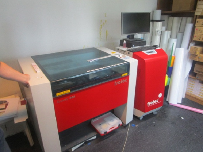 LASER CUTTER TROTEC SPEEDY 360 (Gravieren, Schneiden) - Mașină de tăiat hârtie: Foto 2 LASER CUTTER TROTEC SPEEDY 360 (Gravieren, Schneiden) - Mașină de tăiat hârtie: Foto 2