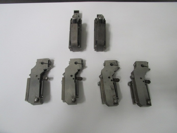 4xRINGÖSEN BAUTEILE UND 2xHEFTKOPF BAUTEILE FÜR HEFTKÖPFE HOHNER 48/5 S - Piesă de schimb pentru Mașină de tipar: Foto 1 4xRINGÖSEN BAUTEILE UND 2xHEFTKOPF BAUTEILE FÜR HEFTKÖPFE HOHNER 48/5 S - Piesă de schimb pentru Mașină de tipar: Foto 1