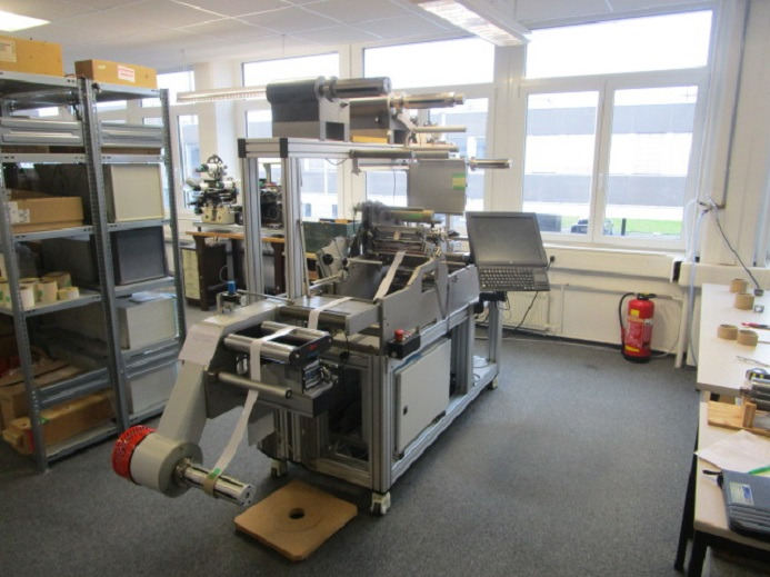 THERMOTRANSFER DRUCKSYSTEM MIT STANZE MPRINT MORLOCK LP 2000 (Drucken, Kaschieren, Stanzen) - Mașină de tipar: Foto 1 THERMOTRANSFER DRUCKSYSTEM MIT STANZE MPRINT MORLOCK LP 2000 (Drucken, Kaschieren, Stanzen) - Mașină de tipar: Foto 1