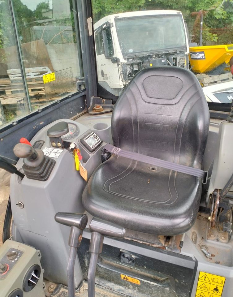 Doosan DX19 - Excavator pe şenile: Foto 4 Doosan DX19 - Excavator pe şenile: Foto 4