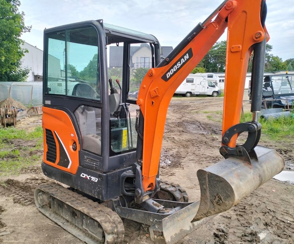 Doosan DX19 - Excavator pe şenile: Foto 2 Doosan DX19 - Excavator pe şenile: Foto 2