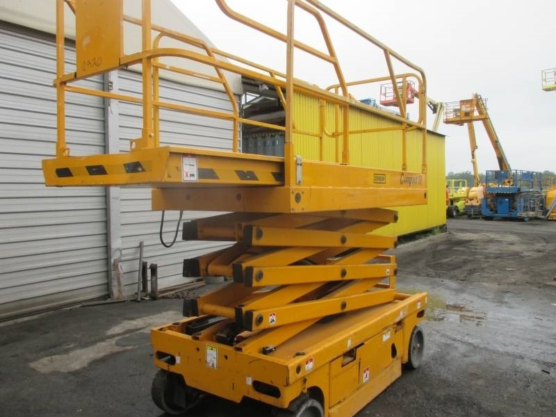 Haulotte Compact 10 - Platforma foarfeca: Foto 2 Haulotte Compact 10 - Platforma foarfeca: Foto 2