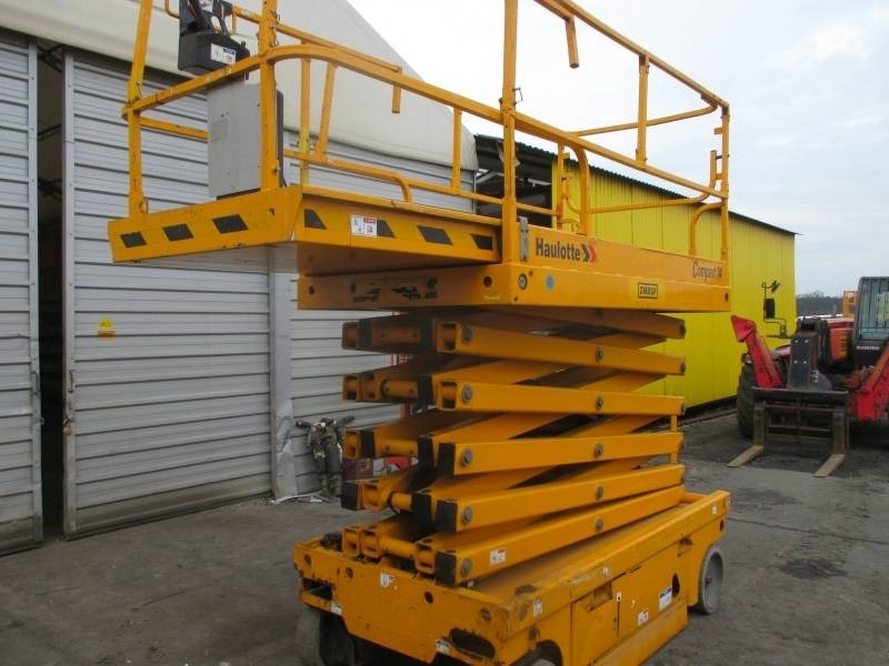Haulotte Compact 14 - Platforma foarfeca: Foto 2 Haulotte Compact 14 - Platforma foarfeca: Foto 2