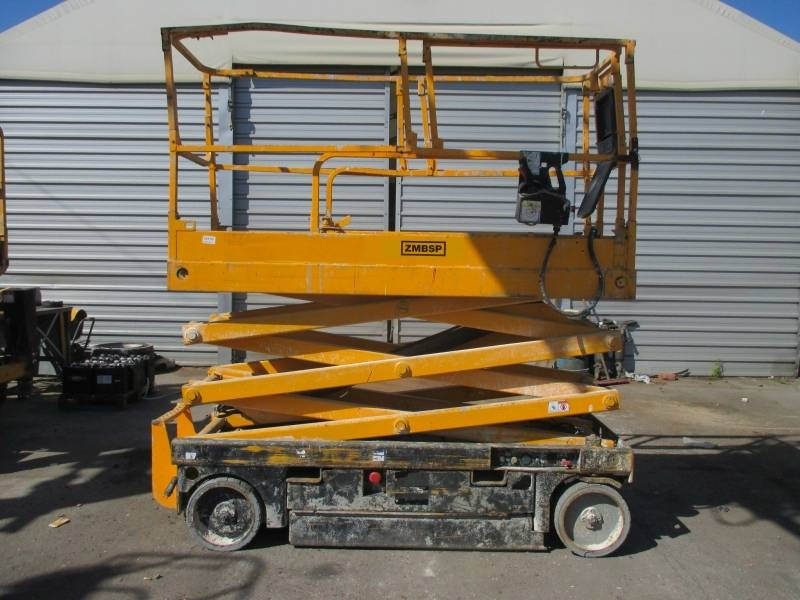 Haulotte Compact 8 - Platforma foarfeca: Foto 1 Haulotte Compact 8 - Platforma foarfeca: Foto 1