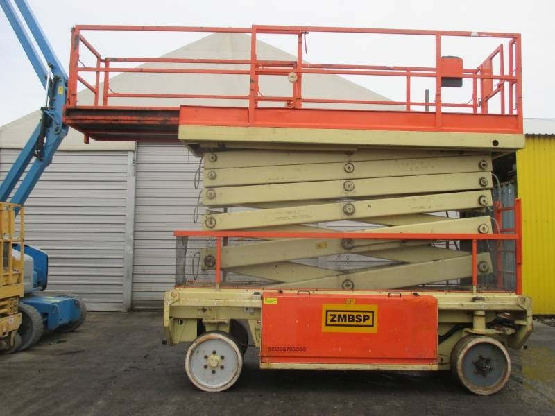 JLG Liftlux 180-12 - Platforma foarfeca: Foto 1 JLG Liftlux 180-12 - Platforma foarfeca: Foto 1