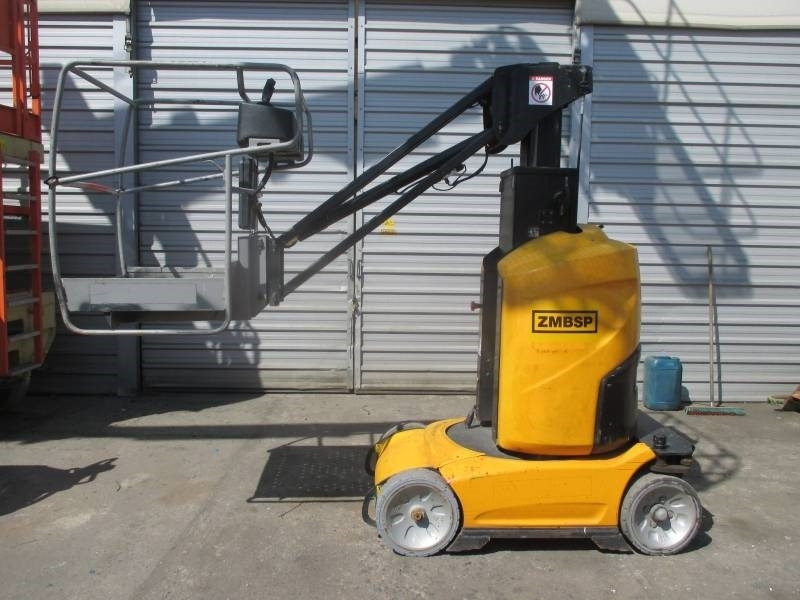 Manitou 100 VJR - Platformă verticală: Foto 1 Manitou 100 VJR - Platformă verticală: Foto 1