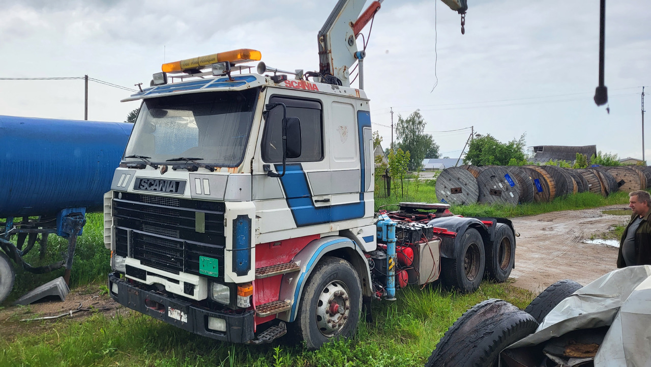 SCANIA R 142 H 6X2 SU KRANU - Cap tractor: Foto 1 SCANIA R 142 H 6X2 SU KRANU - Cap tractor: Foto 1