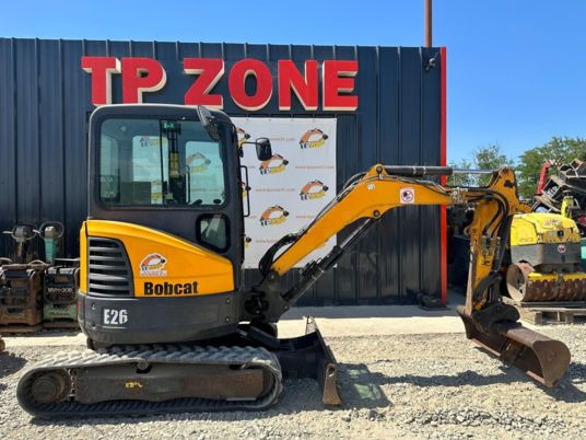 Bobcat E26 cabine a 21500 € HT - Mini excavator: Foto 1 Bobcat E26 cabine a 21500 € HT - Mini excavator: Foto 1