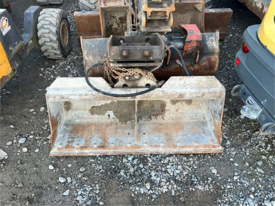 Godet de curage tilt Mecalac - Cupă excavator: Foto 3 Godet de curage tilt Mecalac - Cupă excavator: Foto 3