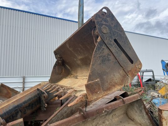 Godet dropp 4-1 Morin M4 - Cupă excavator: Foto 4 Godet dropp 4-1 Morin M4 - Cupă excavator: Foto 4