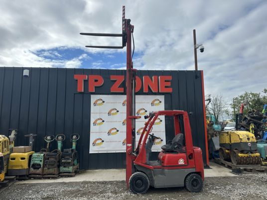 Nissan CHARIOT DIESEL 1T5 à 10500 € HT - Stivuitor diesel: Foto 2 Nissan CHARIOT DIESEL 1T5 à 10500 € HT - Stivuitor diesel: Foto 2