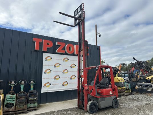 Nissan CHARIOT DIESEL 1T5 à 10500 € HT - Stivuitor diesel: Foto 4 Nissan CHARIOT DIESEL 1T5 à 10500 € HT - Stivuitor diesel: Foto 4