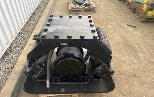 Plaque vibrante hydraulique pour pelle de 10T à 18T - Placă compactoare, Ataşament: Foto 4 Plaque vibrante hydraulique pour pelle de 10T à 18T - Placă compactoare, Ataşament: Foto 4