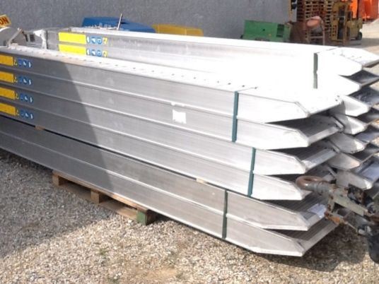 Rampes de chargement en alu neuves mini pelle tracteur .... - Rampă de încărcare: Foto 3 Rampes de chargement en alu neuves mini pelle tracteur .... - Rampă de încărcare: Foto 3