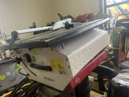 SCIE DE CARRELAGE HUSQVARNA TS230F - Unealtă/ Echipament: Foto 4 SCIE DE CARRELAGE HUSQVARNA TS230F - Unealtă/ Echipament: Foto 4