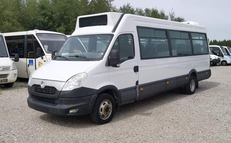 Iveco Daily 23 *NOWY SILNIK* 2 SZTUKI*, klima, winda - Autobuz interurban: Foto 3 Iveco Daily 23 *NOWY SILNIK* 2 SZTUKI*, klima, winda - Autobuz interurban: Foto 3