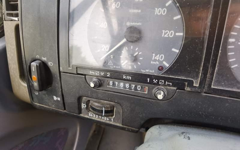 Autobuz interurban Mercedes-Benz Vario 814D 38+15: Foto 8