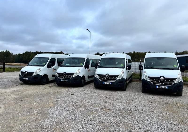 Renault Master 17 miejsc EURO 6 4 szt - Microbuz, Transport persoane: Foto 1 Renault Master 17 miejsc EURO 6 4 szt - Microbuz, Transport persoane: Foto 1