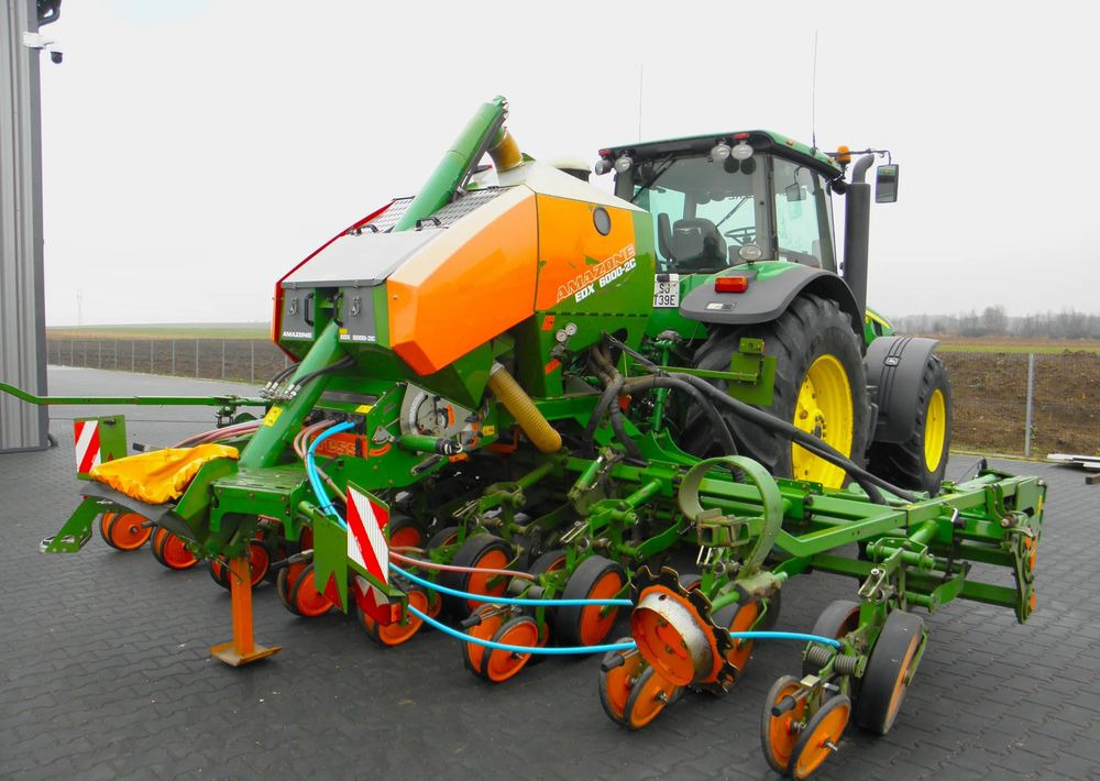Amazone EDX 6000-2C Xpress 8 rzedowy, Nie Malowany, Stan Bardzo Dobry - Semănătoare: Foto 1 Amazone EDX 6000-2C Xpress 8 rzedowy, Nie Malowany, Stan Bardzo Dobry - Semănătoare: Foto 1
