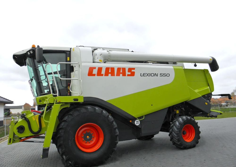 Claas Lexion 550 2008 Rok, Nowsza Wersja, Nie Malowany, Stan Idealny - Combină de recoltat cereale: Foto 1 Claas Lexion 550 2008 Rok, Nowsza Wersja, Nie Malowany, Stan Idealny - Combină de recoltat cereale: Foto 1