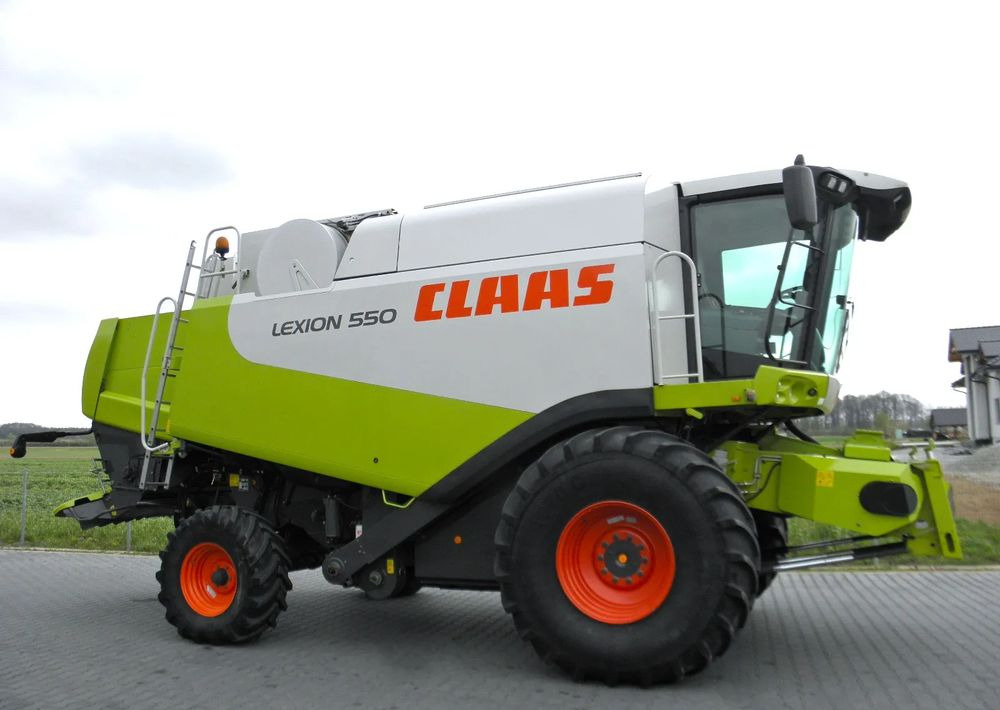 Claas Lexion 550 2008 Rok, Nowsza Wersja, Nie Malowany, Stan Idealny - Combină de recoltat cereale: Foto 4 Claas Lexion 550 2008 Rok, Nowsza Wersja, Nie Malowany, Stan Idealny - Combină de recoltat cereale: Foto 4
