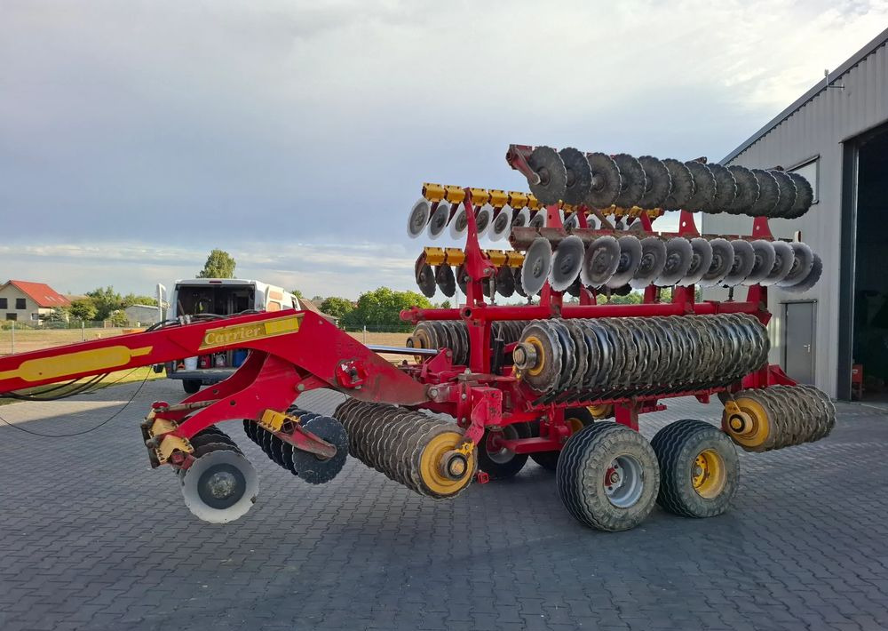 Väderstad Carrier 820 2011 rok , Nowe Talerze , Nie Malowany , Stan Bardzo Dobry - Maşină pentru prelucrarea solului: Foto 4 Väderstad Carrier 820 2011 rok , Nowe Talerze , Nie Malowany , Stan Bardzo Dobry - Maşină pentru prelucrarea solului: Foto 4