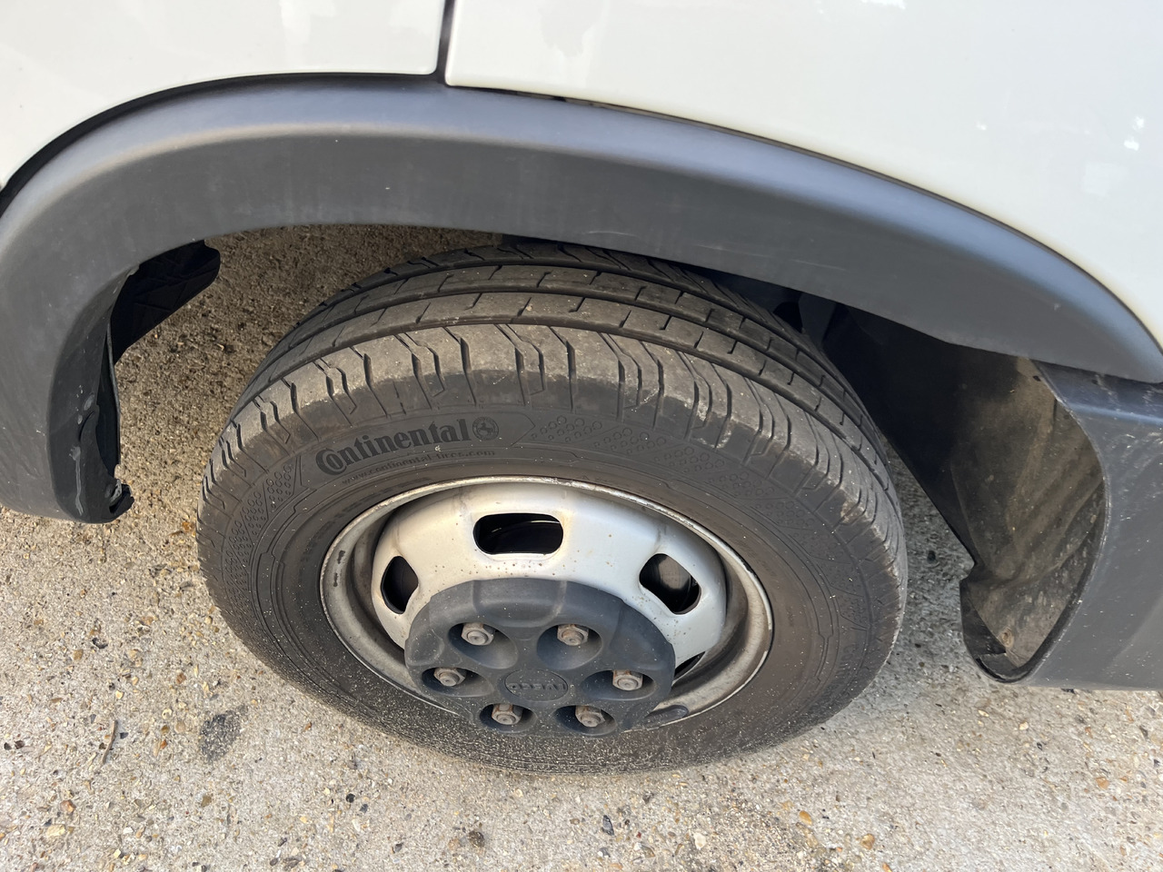 Iveco Daily 35-180 plateau dépannage dépanneuse porte voiture - Autoutilitară cu platformă: Foto 3 Iveco Daily 35-180 plateau dépannage dépanneuse porte voiture - Autoutilitară cu platformă: Foto 3