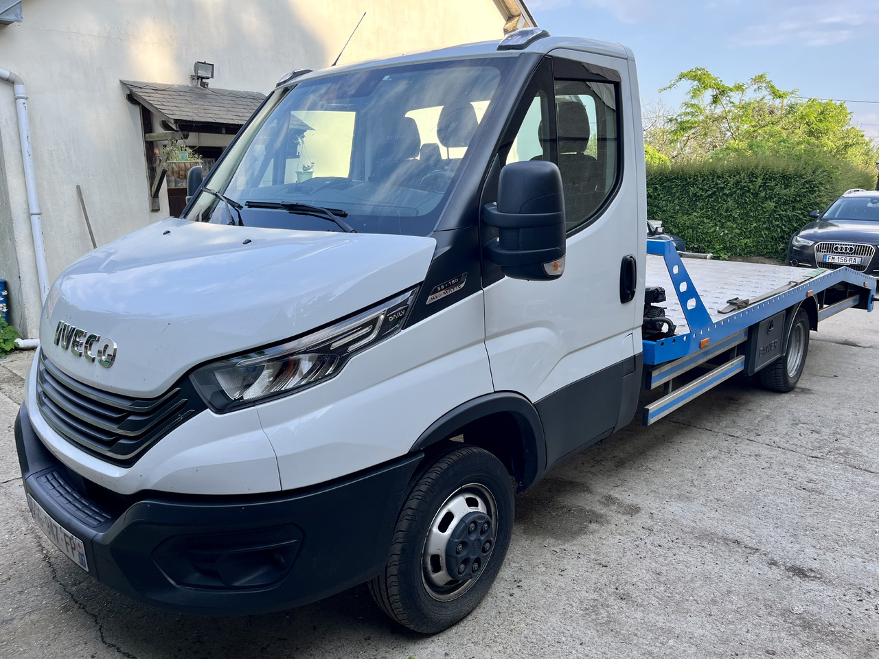Iveco Daily 35-180 plateau dépannage dépanneuse porte voiture - Autoutilitară cu platformă: Foto 1 Iveco Daily 35-180 plateau dépannage dépanneuse porte voiture - Autoutilitară cu platformă: Foto 1