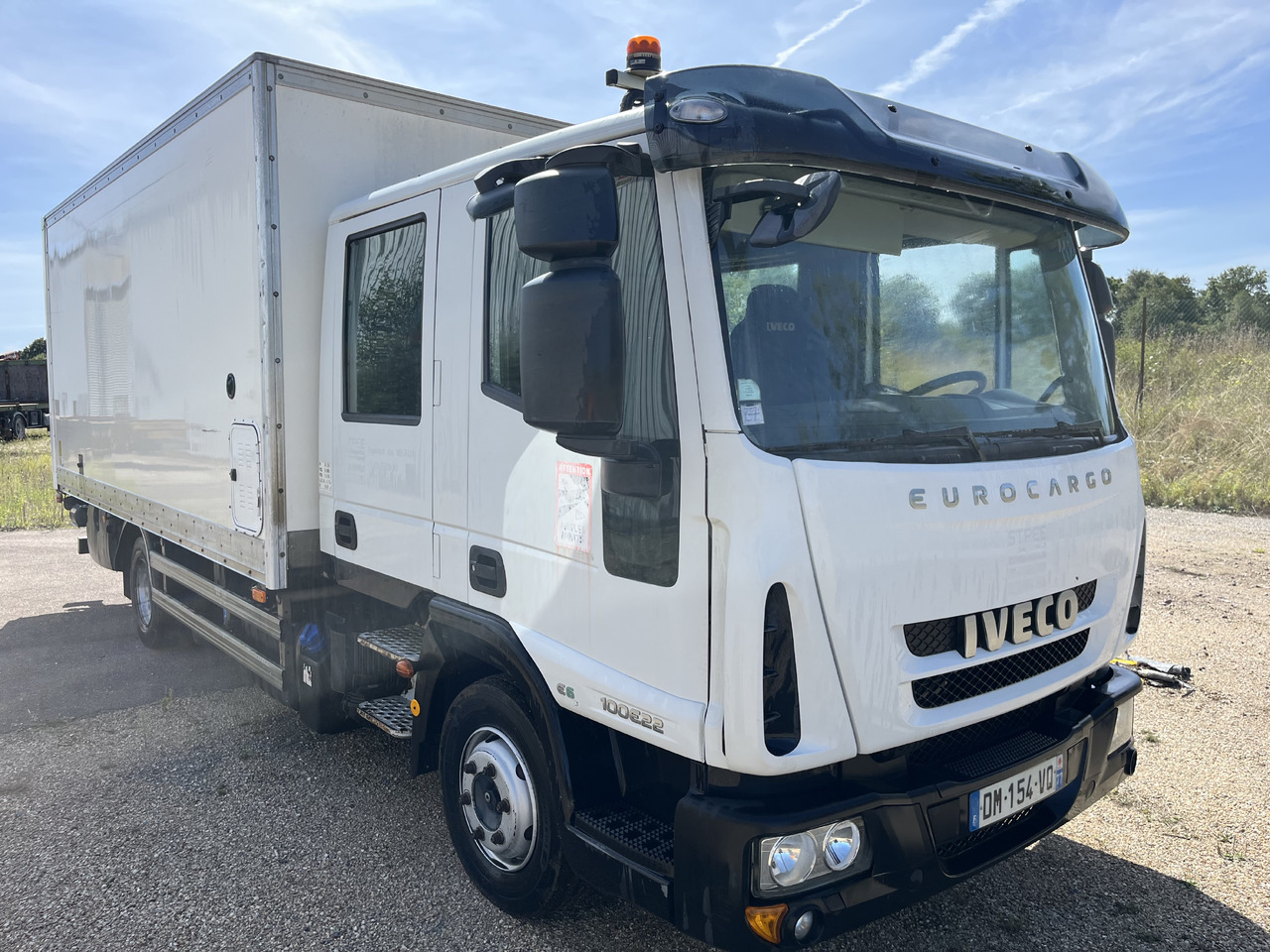 Iveco Eurocargo 100E22 caisse double cabine 7 places - Camion furgon: Foto 3 Iveco Eurocargo 100E22 caisse double cabine 7 places - Camion furgon: Foto 3