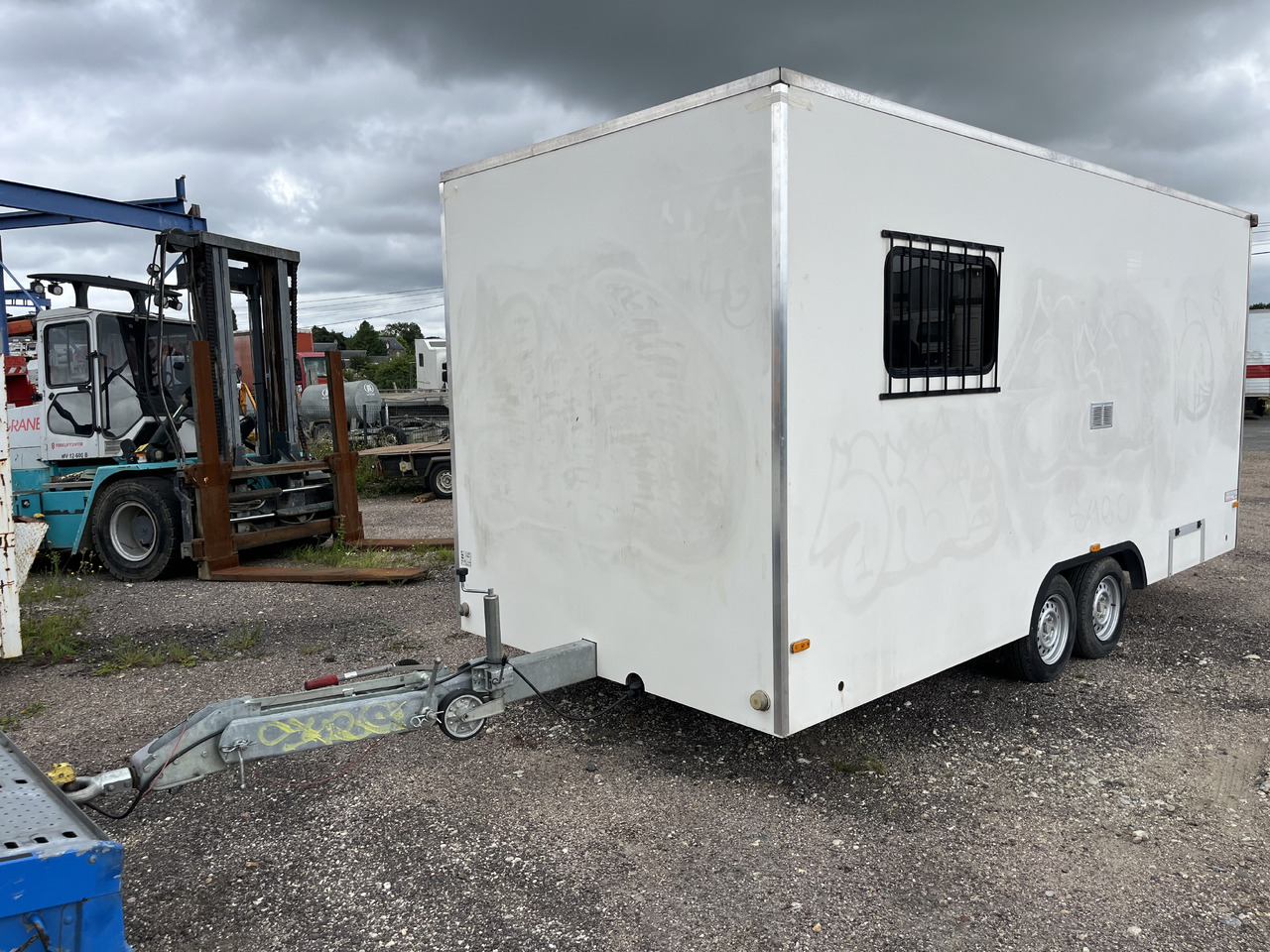 Jcr Base de vie - Remorca auto: Foto 1 Jcr Base de vie - Remorca auto: Foto 1