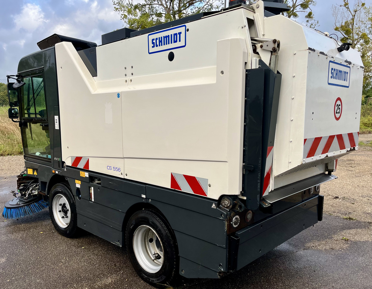 SCHMIDT Cs556 cs500 compact 400 - Măturătoare stradală: Foto 3 SCHMIDT Cs556 cs500 compact 400 - Măturătoare stradală: Foto 3