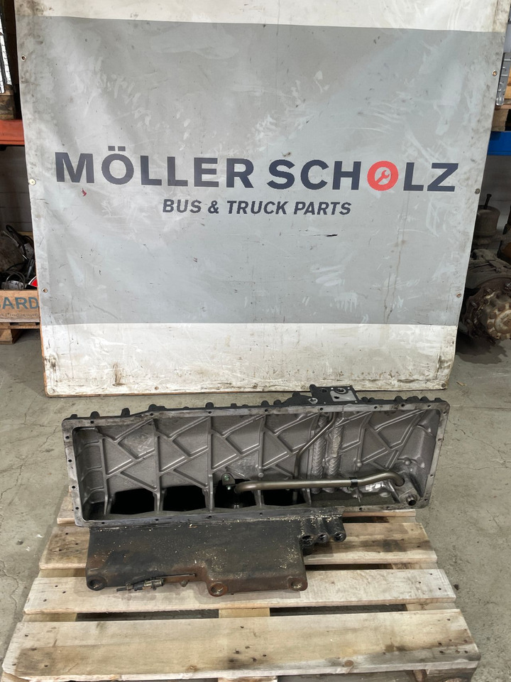 MAN Ölwanne MAN Motor D2066 D 2066HLA EEV Euro 6 LUH 52 LUH 50 - Baie de ulei pentru Autobuz: Foto 1 MAN Ölwanne MAN Motor D2066 D 2066HLA EEV Euro 6 LUH 52 LUH 50 - Baie de ulei pentru Autobuz: Foto 1