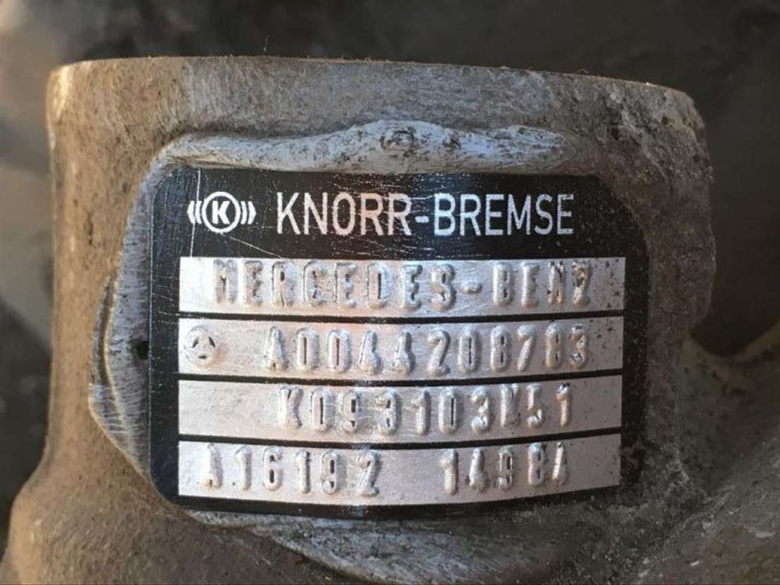 Mercedes-Benz Bremssattel K003800 Citaro Actros MP3 MP2 Axor Knorr SB7 SN7 A0044  - Etrier de frână pentru Autobuz: Foto 2 Mercedes-Benz Bremssattel K003800 Citaro Actros MP3 MP2 Axor Knorr SB7 SN7 A0044  - Etrier de frână pentru Autobuz: Foto 2