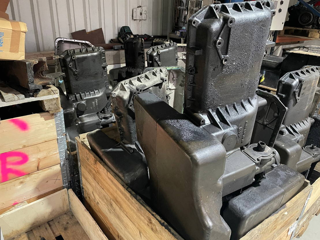 Mercedes-Benz Ölwanne Mercedes Motor OM 457 HLA A4570101113 OM457 Euro 5 EEV 15  - Baie de ulei pentru Autobuz: Foto 4 Mercedes-Benz Ölwanne Mercedes Motor OM 457 HLA A4570101113 OM457 Euro 5 EEV 15  - Baie de ulei pentru Autobuz: Foto 4